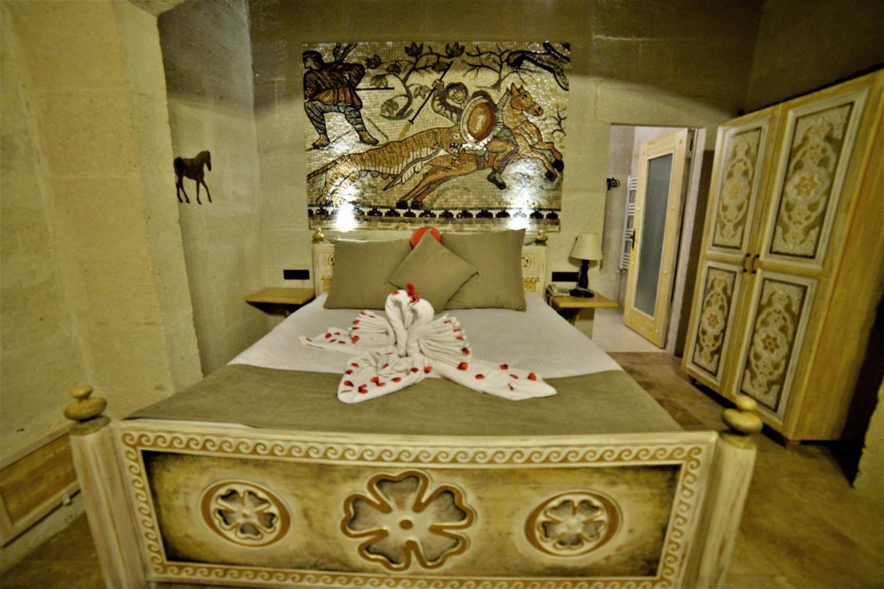 Caftan Cave 2*
